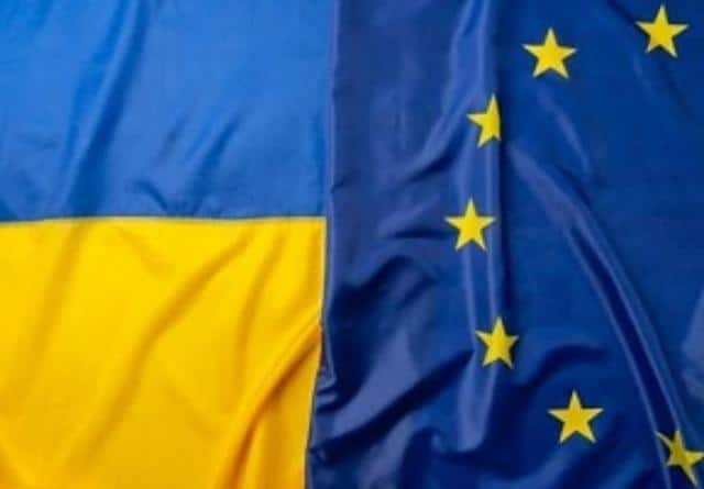 Oekraïense en Europese vlag